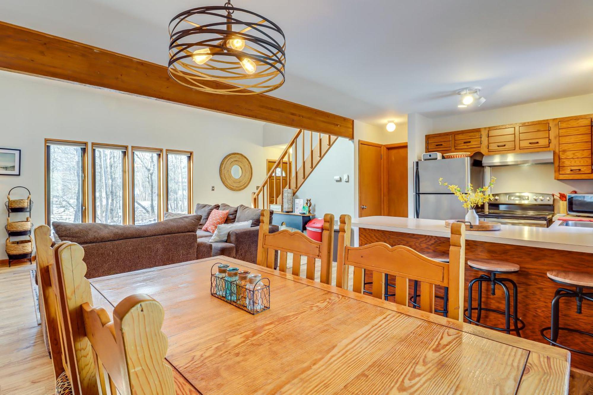 Poconos Home With Private Spa And Fire Pit Long Pond Luaran gambar