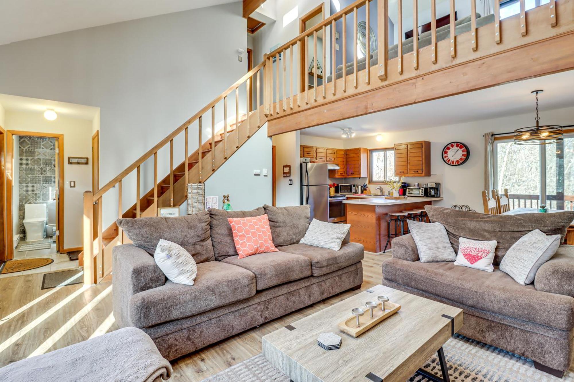Poconos Home With Private Spa And Fire Pit Long Pond Luaran gambar