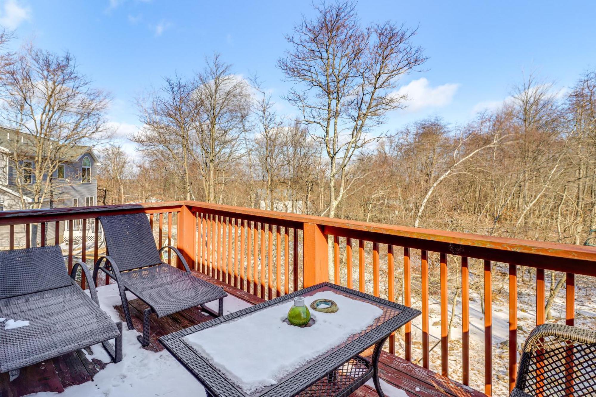 Poconos Home With Private Spa And Fire Pit Long Pond Luaran gambar
